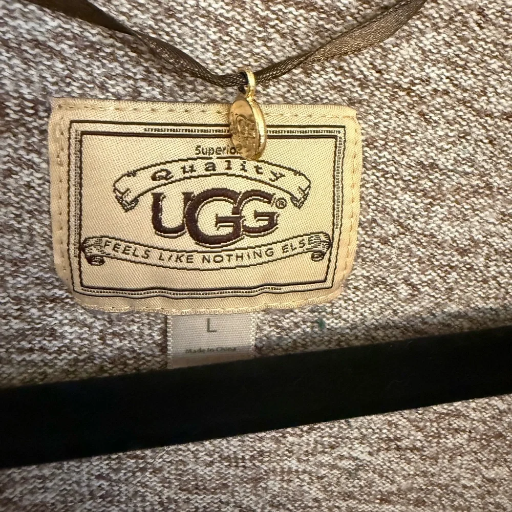 UGG Women's Heathered tan Cardigan - Picture 3 of 8